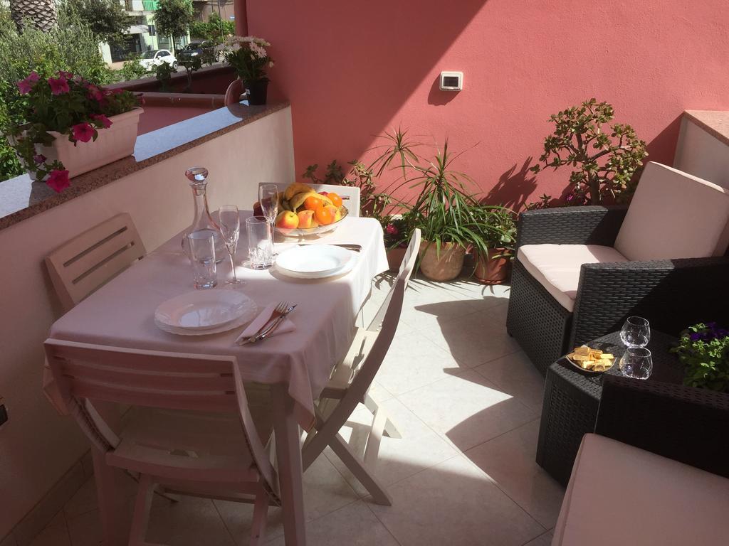 Bed and Breakfast L'Aurora Viola Carbonia Exterior foto