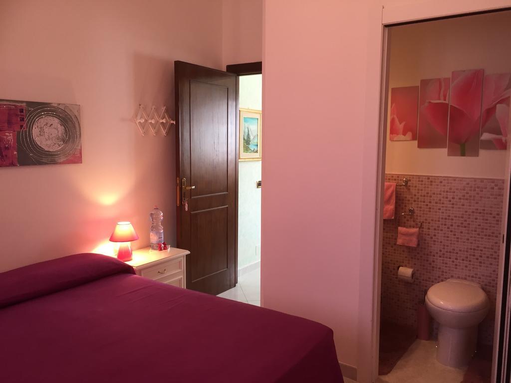 Bed and Breakfast L'Aurora Viola Carbonia Exterior foto